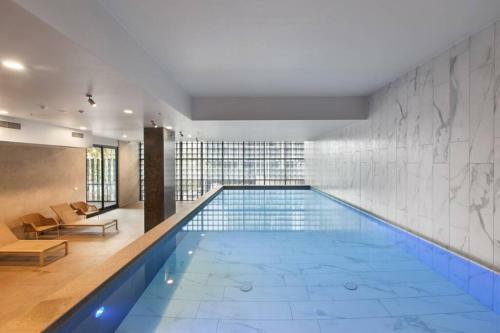 The Dudley Apartments By Ready Set Host