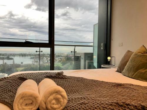 Readyset Apartments At Emerald