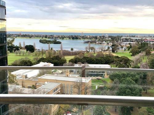 Readyset Apartments At Emerald