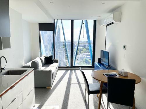 Readyset Apartments On Bouverie