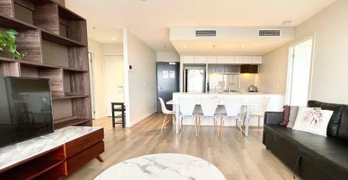 Readyset Apartments Stadium South