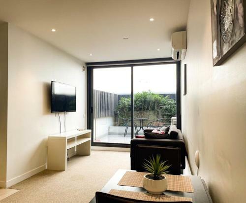 Leroy Apartments St Kilda