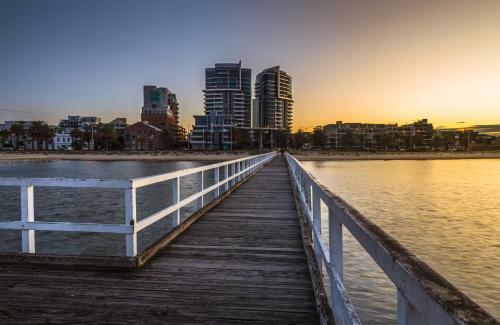 Port Melbourne Beach Apartment