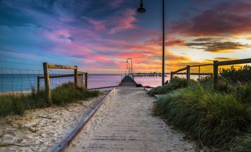 Port Melbourne Beach Apartment