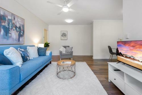 Chic 2-bed Apartment Step To St Kilda Beach
