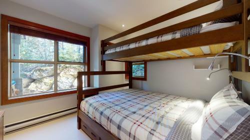 Peaceful Benchlands Townhome By Harmony Whistler