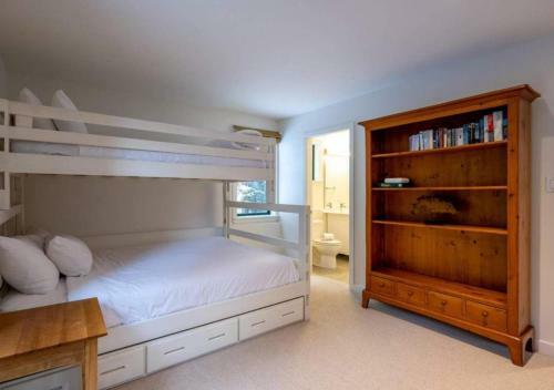 Northern Lights 31 By Mc Luxury Rentals