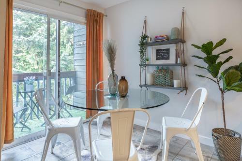 Apartamento Updated Whistler Creek Studio With Parking