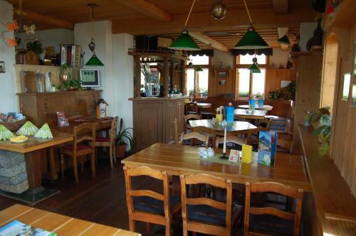 Hostal Berggasthaus & Pension Sch�ne Aussicht