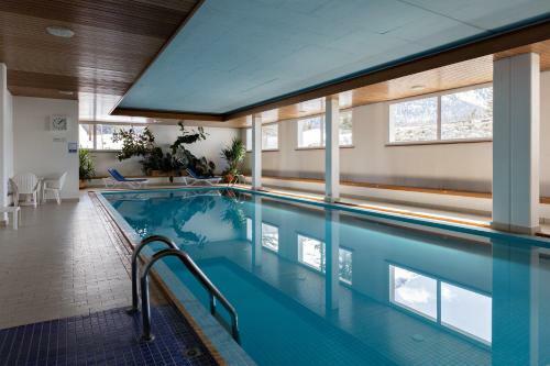 !new! Modern Crossing Apartment Facing Piz Rosatsch