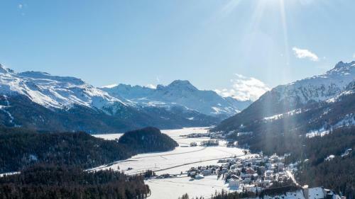 !new! Modern Crossing Apartment Facing Piz Rosatsch