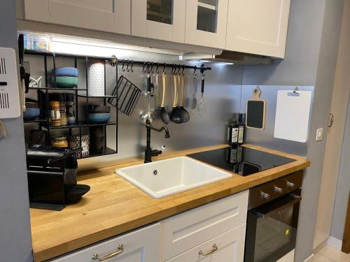 Apartamento Swissme - Modernes Studio Mit Balkon & Parkplatz & Netflix