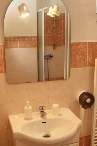 Hostal Pension Motel Anna