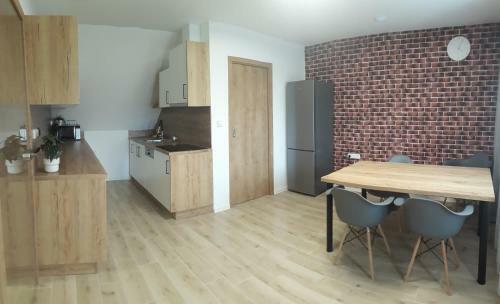 Apartm�nov� D?m Na Kolon�d?