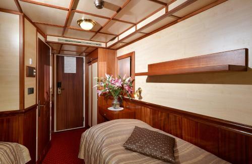Hotel Florentina Boat