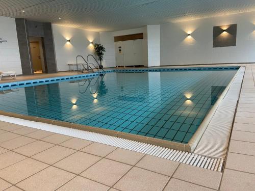 Apartment B806