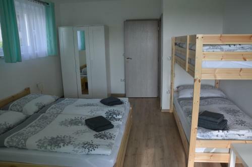 Apartm�ny Eva Ryne?ov�