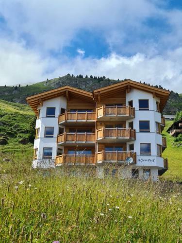 Apartamento Alpen-park Dachwohnung West