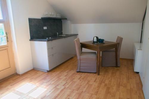 Hostal Penzion St?�brn� Lhota