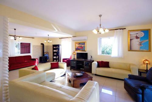 Villa Aliona
