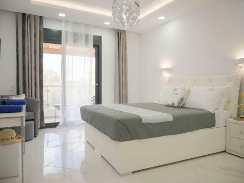 Inviting Villa In Kato Spileo With Private Swimming Pool