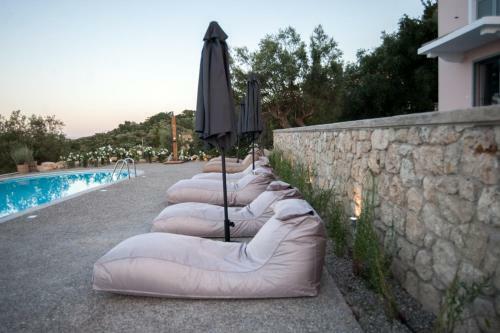 Laura_sea View_house