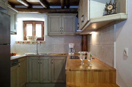 Villa Matzanas House