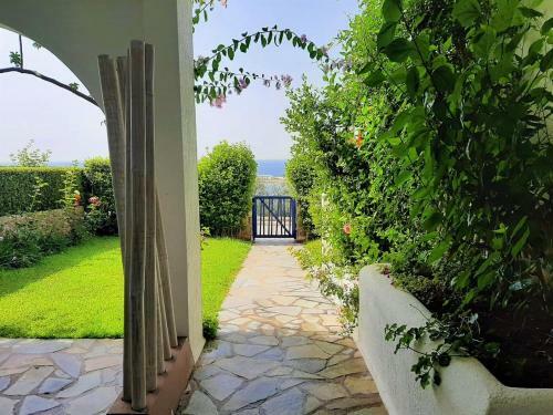 Sunshine House By The Sea