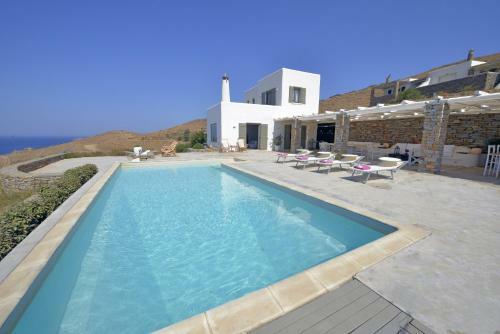 Spectacular Sunset View Villa At Melissaki