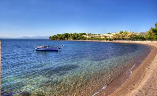 Beautiful Summer Villa In Chalkoutsi