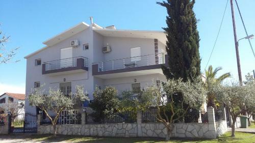 Doukas Apartments