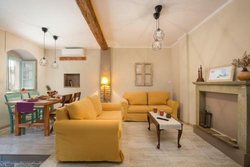 Family House 1800