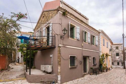 Family House 1800