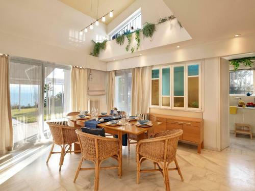 Villa Mar De Pinheiro - Beachfront Villa