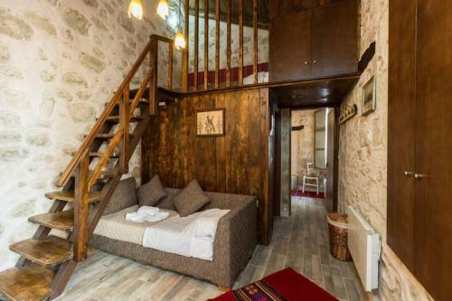 Villa Tholos Home