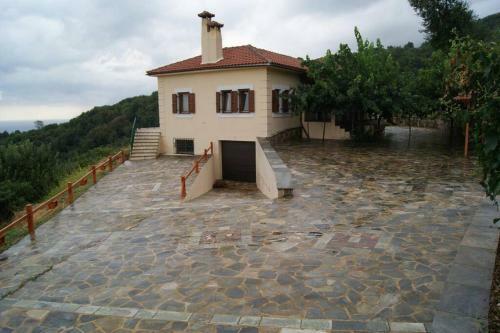 Spacious Paradise With Stone-build Patio