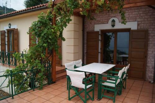 Spacious Paradise With Stone-build Patio