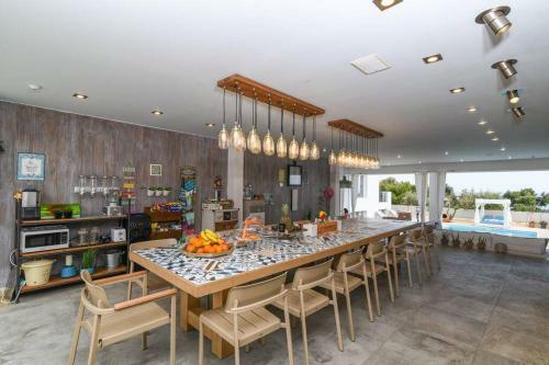 Luxurious Villa Malomar