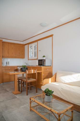 Hotel Lotos Beach Home