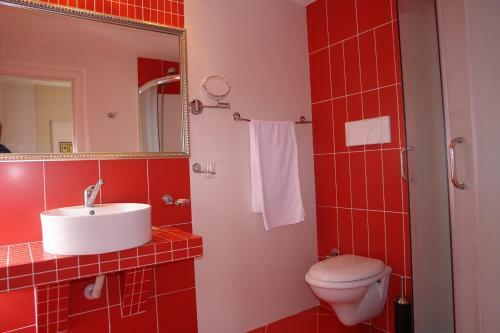 Theranda Hotel