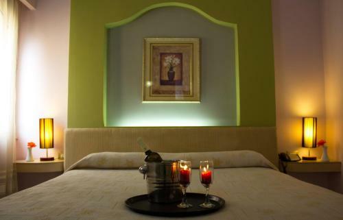 Theranda Hotel