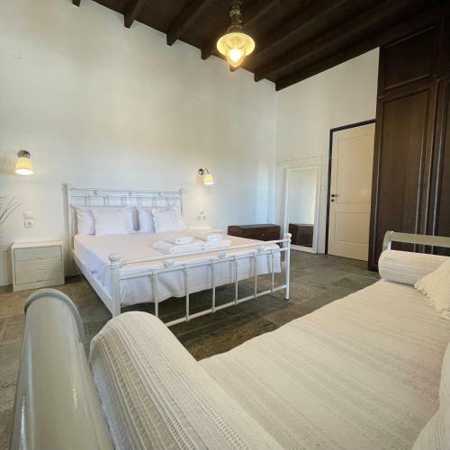 Drymonas Heights Kythira Traditional Volto