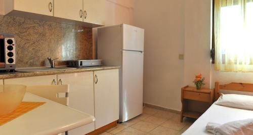 Natsios Apartments
