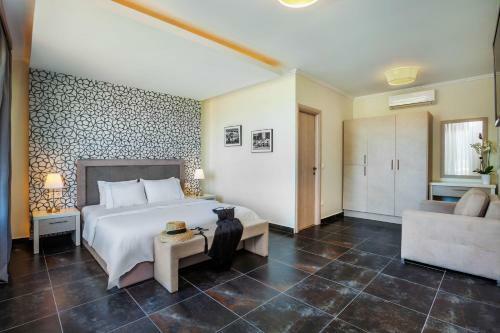 Sunny Villa Grande