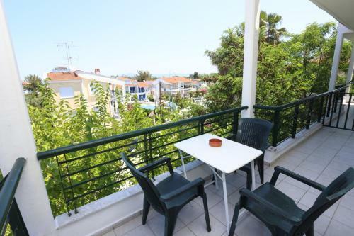 Amadeo Apartments