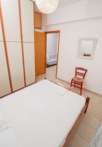 Peroulia 1st Floor Apartment