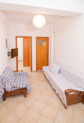 Peroulia 1st Floor Apartment