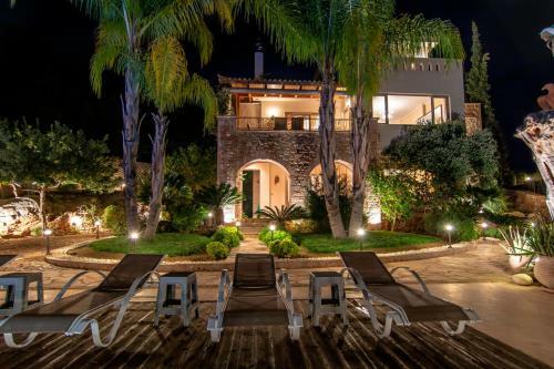 Villa Maira Luxurious With Private Swimming Pool