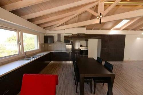 Apartamento Wood Metal Glass