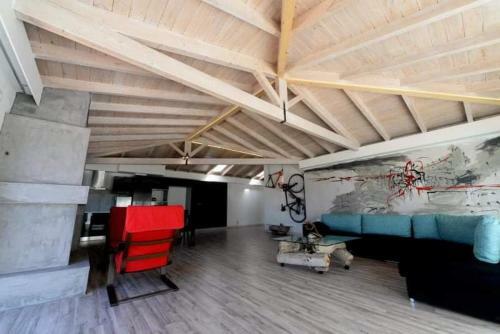 Apartamento Wood Metal Glass